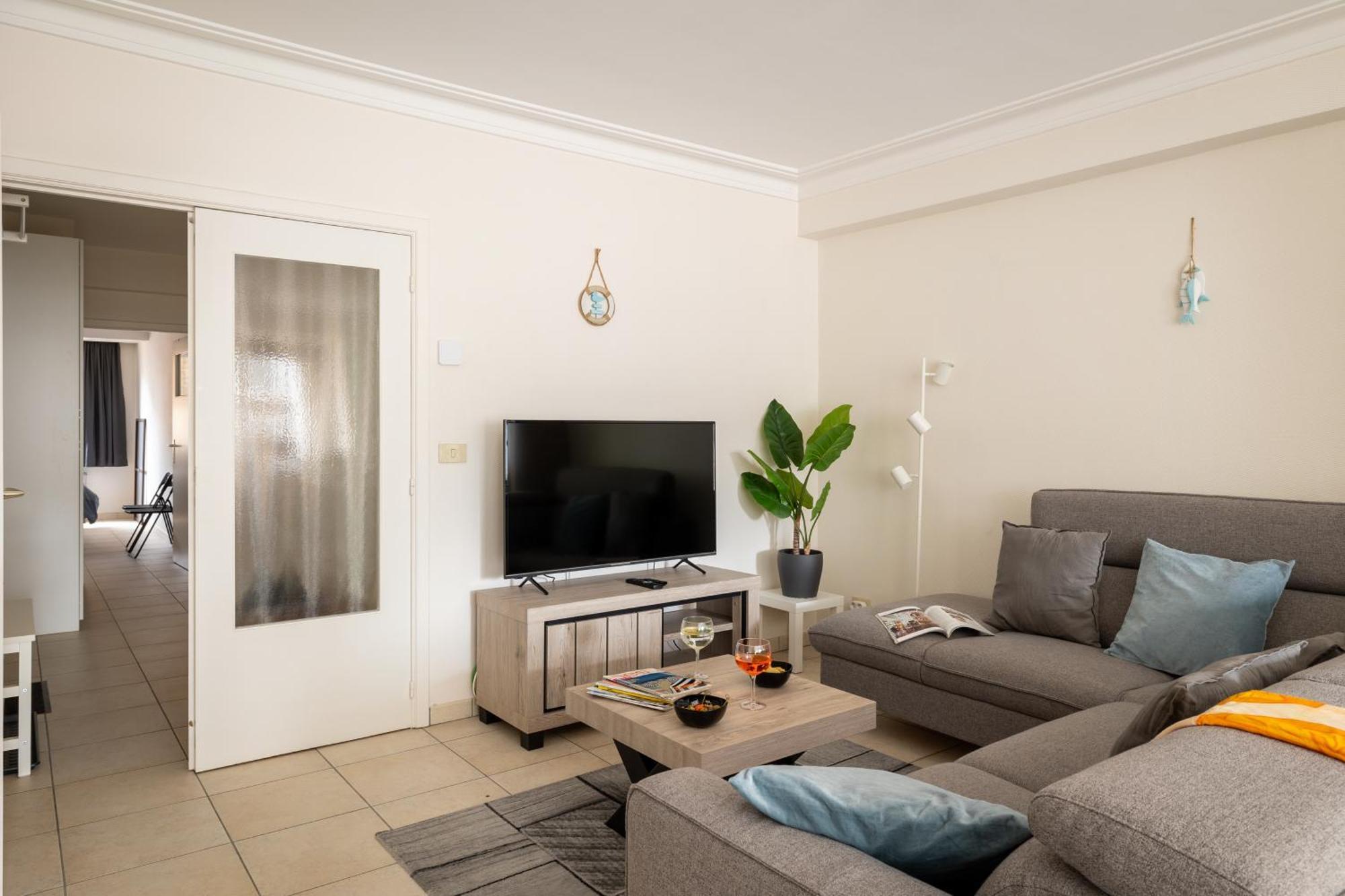 Weloveoostende - Newly Renovated Large Apartment 150M From The Beach - Including Bed Sheets And Final Clea-Ning 外观 照片